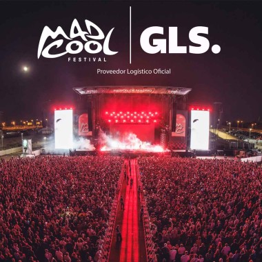 Promotional stand of GLS Spain at Mad Cool Festival, featuring custom design and promotional materials.